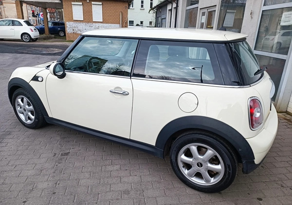 MINI Cooper cena 19900 przebieg: 149324, rok produkcji 2007 z Pyrzyce małe 326
